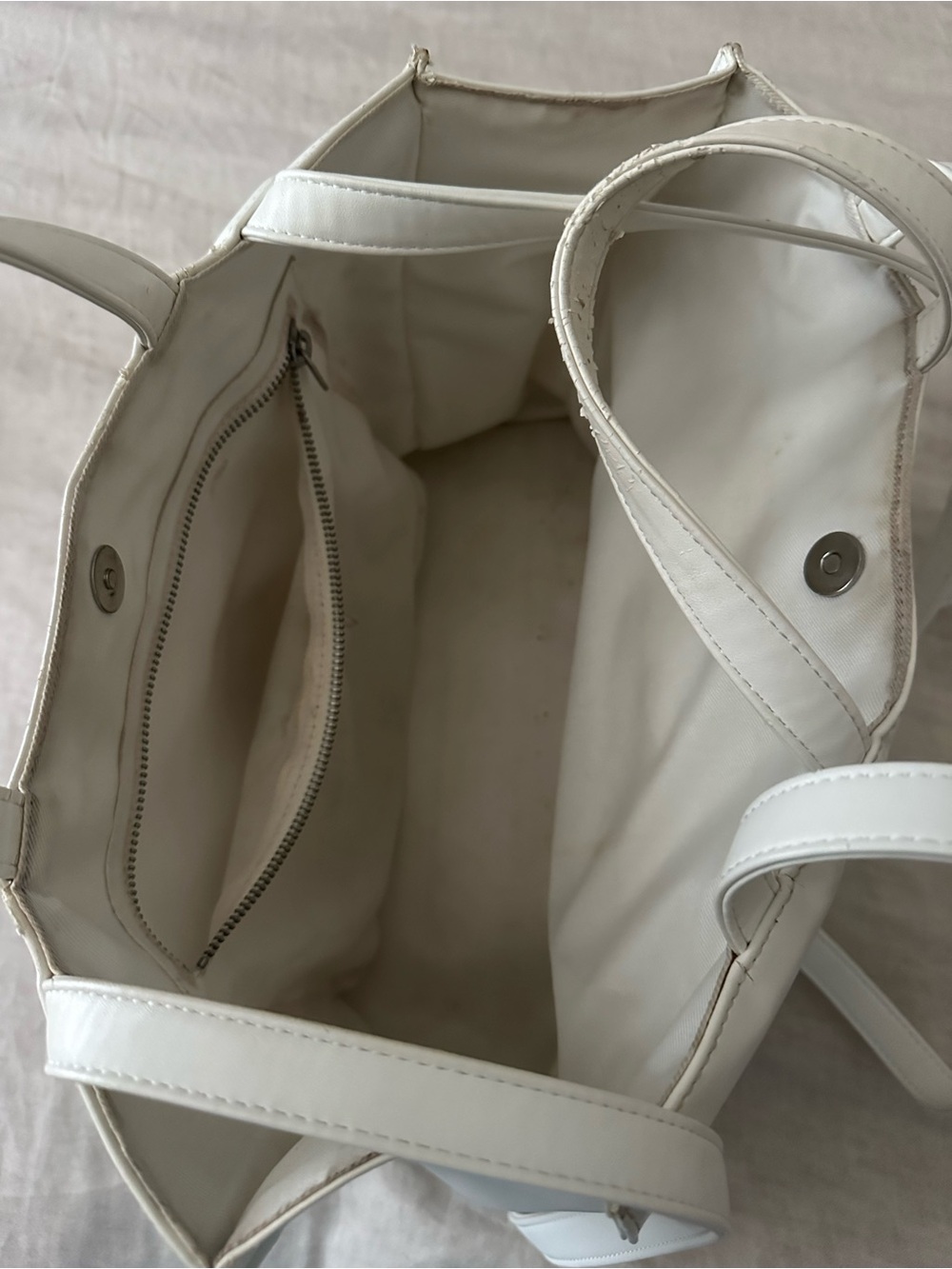 large white telfar bag - Picture 4 of 4